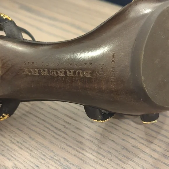 Burberry Zipper Heels Size 40 - Picture 5 of 5